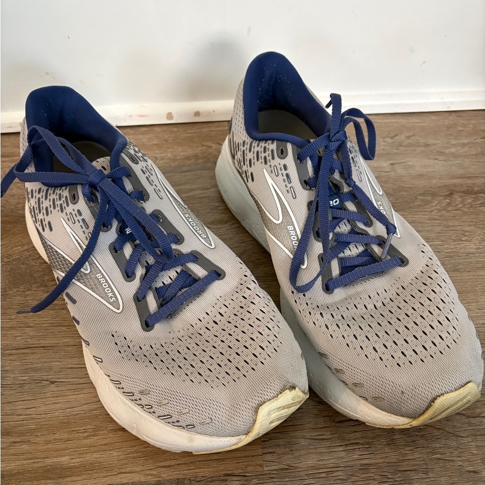Men's Gray and Navy Brooks Running Shoes 12.5